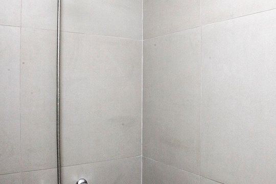 Banheiro 1 de apartamento à venda com 2 quartos, 79m² em Santa Cecília, Porto Alegre