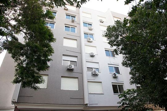 Fachada de apartamento à venda com 2 quartos, 79m² em Santa Cecília, Porto Alegre