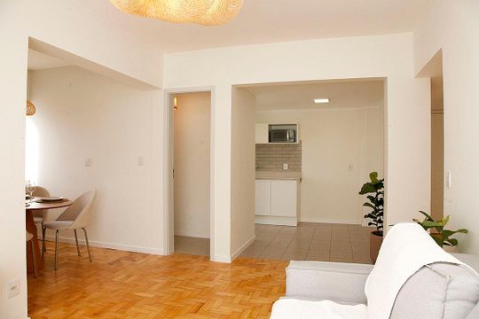 Sala Estar de apartamento à venda com 2 quartos, 79m² em Santa Cecília, Porto Alegre