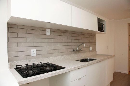 Cozinha + Área de Serviço de apartamento à venda com 2 quartos, 79m² em Santa Cecília, Porto Alegre