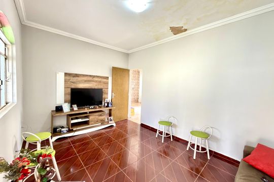 Casa à venda com 4 quartos, 300m² em Betania, Contagem