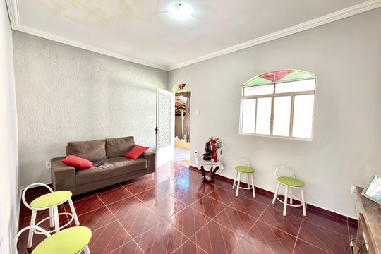 Sala de casa à venda com 4 quartos, 300m² em Betania, Contagem