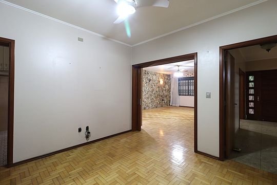 Sala 2 de casa à venda com 6 quartos, 453m² em Petrópolis, Porto Alegre
