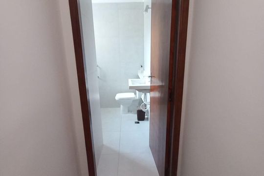 Banheiro de casa de condomínio à venda com 2 quartos, 66m² em Itaquera, São Paulo