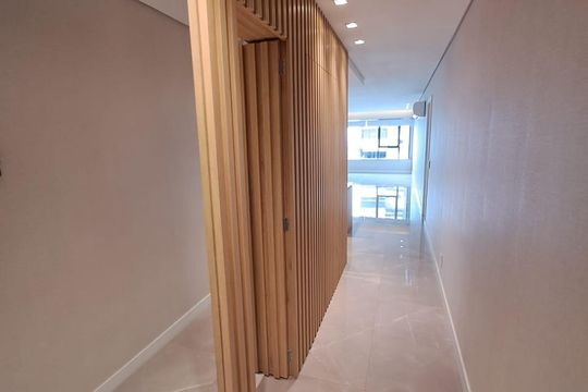Corredor de apartamento à venda com 3 quartos, 124m² em Moinhos de Vento, Porto Alegre