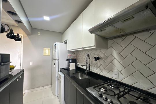 Cozinha de apartamento à venda com 2 quartos, 53m² em Jardim Belval, Barueri
