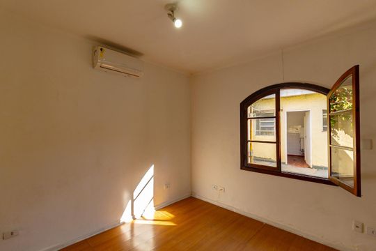 Quarto de casa para alugar com 3 quartos, 300m² em Vila da Saúde, São Paulo
