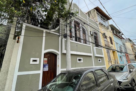 Plaquinha de casa à venda com 5 quartos, 143m² em Tijuca, Rio de Janeiro