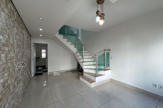 Casa de Condomínio à venda com 3 quartos, 110m² em Vila Sao Luiz (valparaizo), Barueri