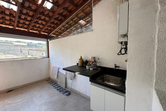 Área de Serviço de casa de condomínio à venda com 3 quartos, 110m² em Vila Sao Luiz (valparaizo), Barueri