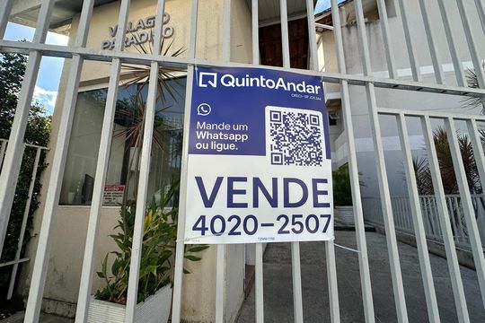 Fachada de casa de condomínio à venda com 3 quartos, 110m² em Vila Sao Luiz (valparaizo), Barueri