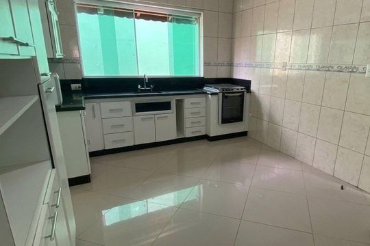 Cozinha de apartamento para alugar com 1 quarto, 42m² em Jardim Goiás, Goiânia