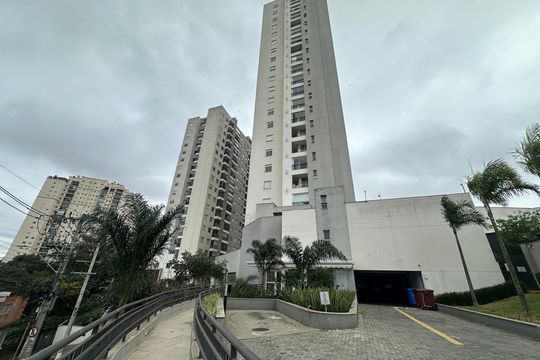 Fachada de apartamento à venda com 1 quarto, 42m² em Jardim Tupanci, Barueri