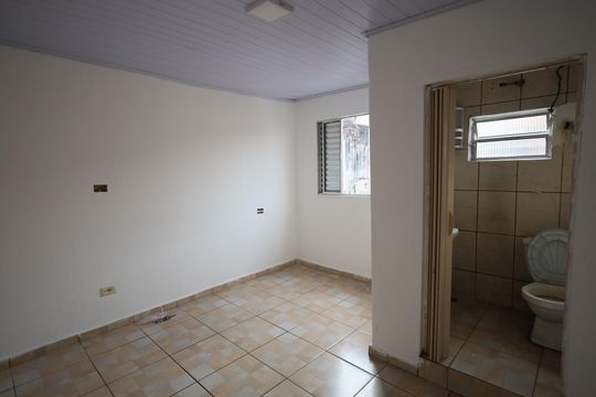 Quarto de casa para alugar com 1 quarto, 32m² em Mutinga, Osasco