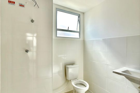 Banheiro Social de apartamento para alugar com 2 quartos, 50m² em Tres Barras, Contagem