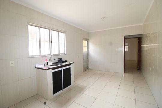 Cozinha de casa para alugar com 1 quarto, 100m² em Jardim Marilu, São Paulo