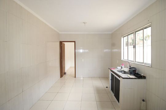 Cozinha de casa para alugar com 1 quarto, 100m² em Jardim Marilu, São Paulo