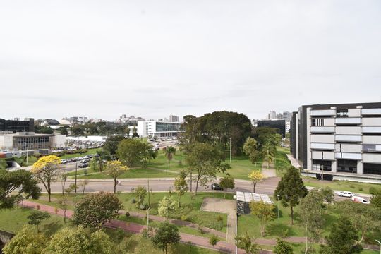 Vista da Suíte de apartamento à venda com 3 quartos, 131m² em Centro Cívico, Curitiba