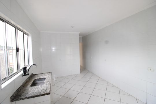 Cozinha de casa para alugar com 2 quartos, 100m² em Jardim Marilu, São Paulo