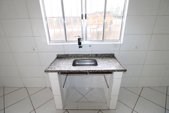 Cozinha de casa para alugar com 2 quartos, 100m² em Jardim Marilu, São Paulo