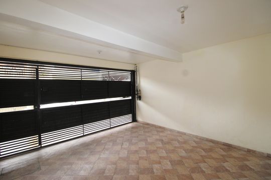 Garagem de casa para alugar com 2 quartos, 100m² em Jardim Marilu, São Paulo