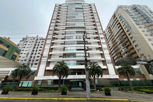 Fachada de apartamento para alugar com 2 quartos, 95m² em Centro, Florianópolis