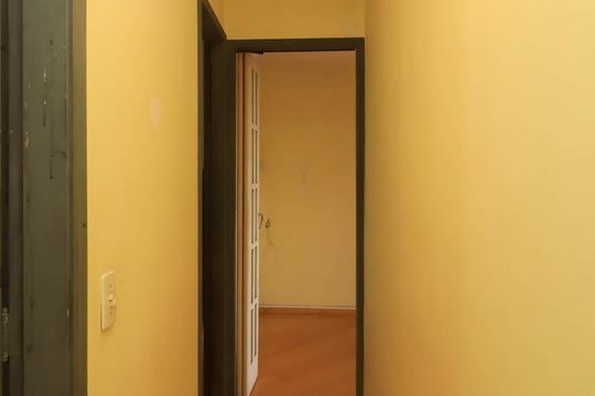 Corredor de apartamento à venda com 2 quartos, 84m² em Vila Suzana, São Paulo