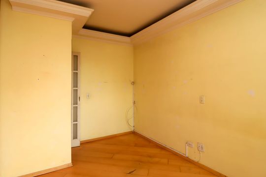 Quarto de serviço de apartamento à venda com 2 quartos, 84m² em Vila Suzana, São Paulo