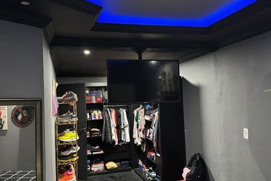 Quarto de casa à venda com 1 quarto, 88m² em Catete, Rio de Janeiro