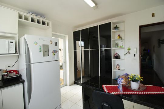 Cozinha de casa à venda com 3 quartos, 180m² em Vila dos Remedios, São Paulo