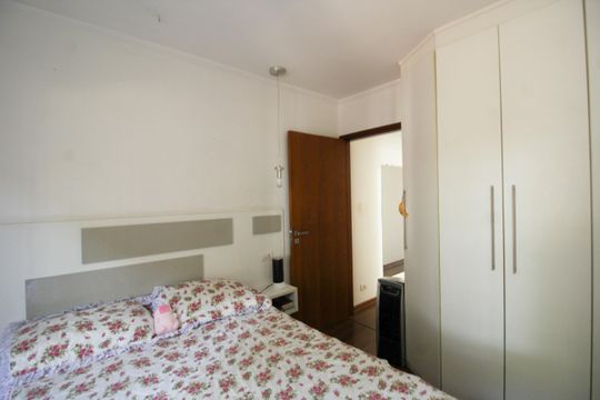 Quarto 2 de casa à venda com 3 quartos, 180m² em Vila dos Remedios, São Paulo