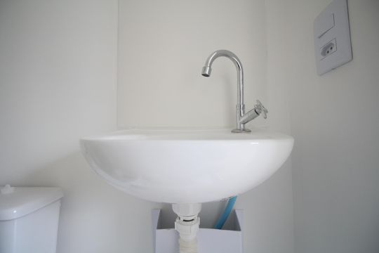 Banheiro de kitnet/studio à venda com 1 quarto, 17m² em Vila Andrade, São Paulo