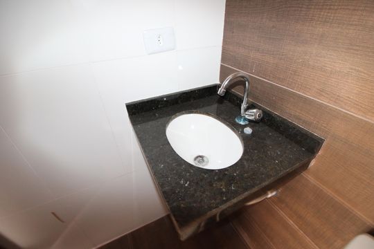 Banheiro de apartamento para alugar com 2 quartos, 55m² em Jardim Soraia, São Paulo
