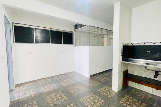 Cozinha de casa para alugar com 2 quartos, 100m² em Jardim das Palmeiras, Embu das Artes