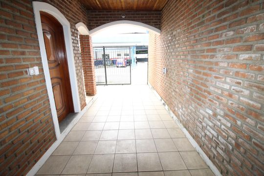 Garagem de casa para alugar com 4 quartos, 170m² em Residencial Tatetuba, São José dos Campos