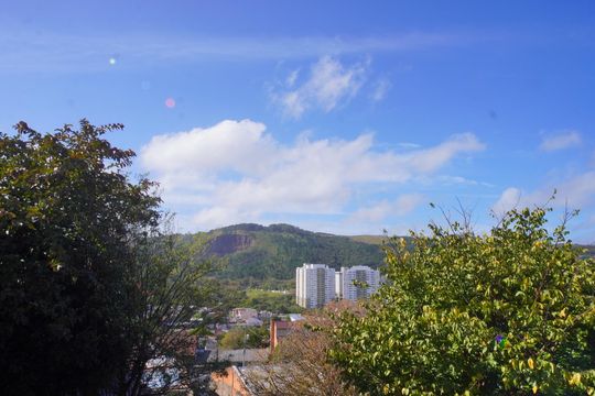 Vista da Rua de casa para alugar com 4 quartos, 160m² em Jardim Carvalho, Porto Alegre