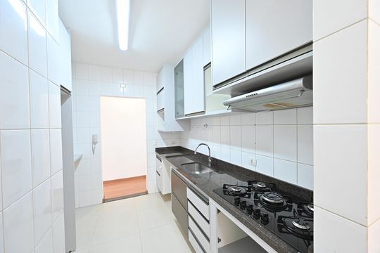 Cozinha de apartamento à venda com 3 quartos, 80m² em Chácara Inglesa, São Paulo