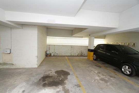 Garagem de apartamento para alugar com 2 quartos, 80m² em Carlos Prates, Belo Horizonte