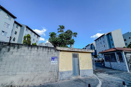 Fachada com Plaquinha de apartamento para alugar com 2 quartos, 56m² em Vila Silvia, São Paulo