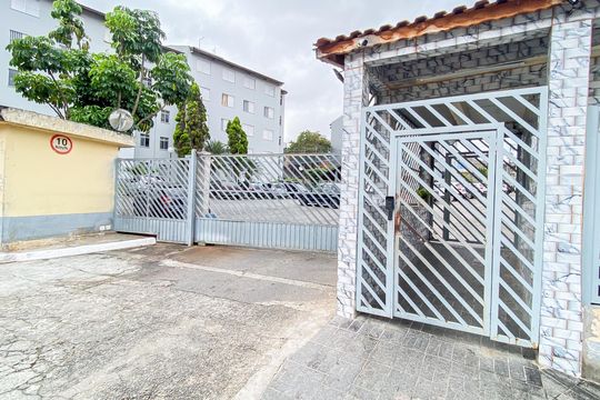 Fachada de apartamento para alugar com 2 quartos, 56m² em Vila Silvia, São Paulo