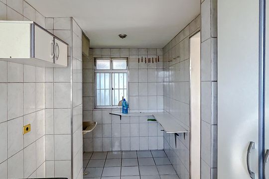 Cozinha e Área de Serviço de apartamento para alugar com 2 quartos, 56m² em Vila Silvia, São Paulo