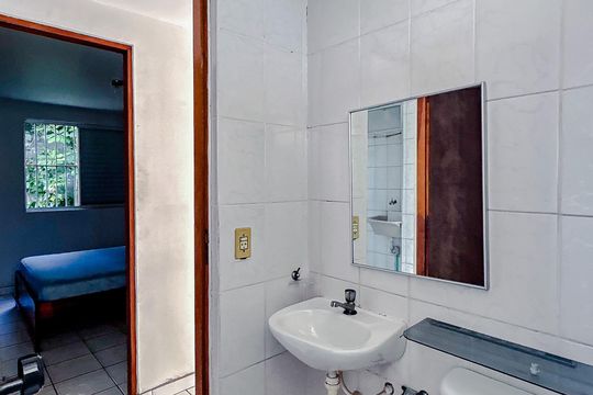 Banheiro Social de apartamento para alugar com 2 quartos, 56m² em Vila Silvia, São Paulo