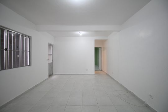 Casa para alugar com 2 quartos, 120m² em Parque das Cigarreiras, Taboão da Serra