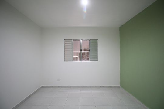 Quarto 1 de casa para alugar com 2 quartos, 120m² em Parque das Cigarreiras, Taboão da Serra
