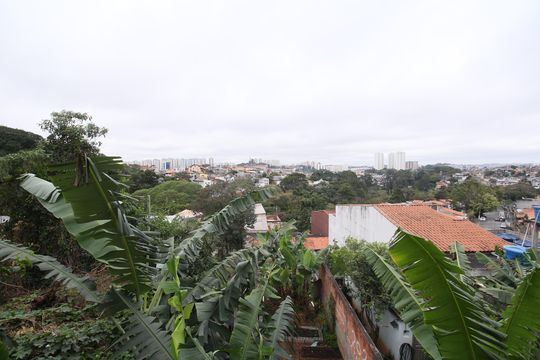 Vista Quarto 2 de casa para alugar com 2 quartos, 120m² em Parque das Cigarreiras, Taboão da Serra