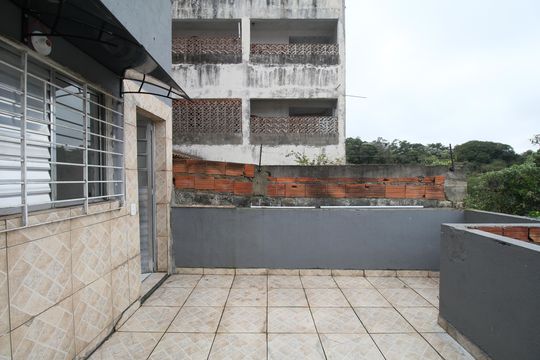 Varanda Quarto 2 de casa para alugar com 2 quartos, 120m² em Parque das Cigarreiras, Taboão da Serra