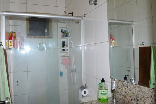 Banheiro de casa para alugar com 3 quartos, 100m² em Tupi, Belo Horizonte