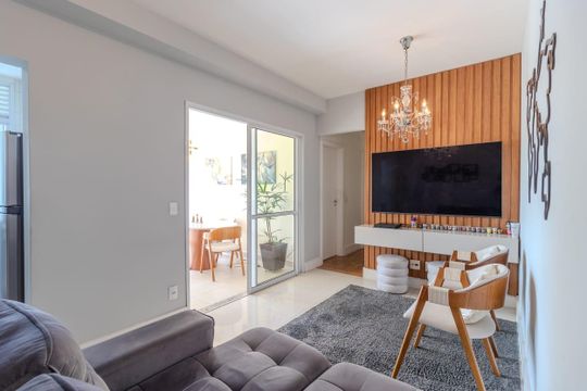 Sala de apartamento à venda com 2 quartos, 90m² em Santo Amaro, São Paulo