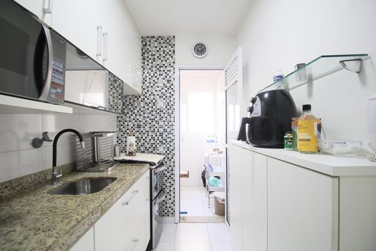 Cozinha de apartamento à venda com 2 quartos, 73m² em Jardim Henriqueta, Taboão da Serra
