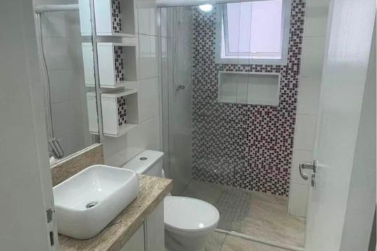 Banheiro de apartamento para alugar com 2 quartos, 64m² em Jardim Caiahu, Praia Grande